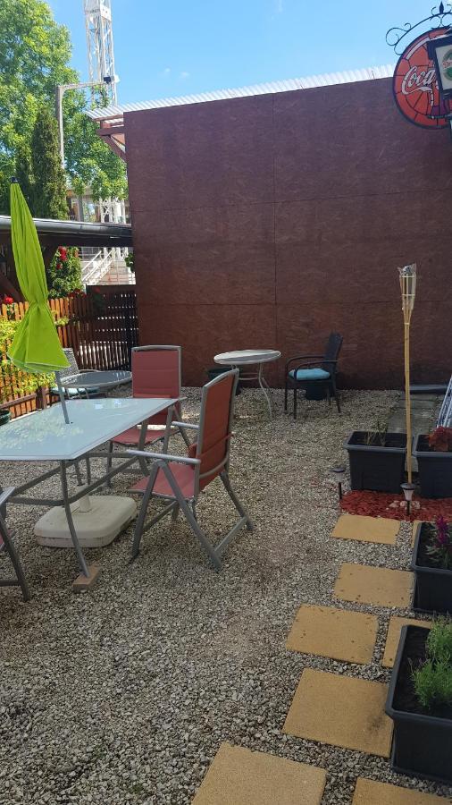 Joy Guesthouse Siofok Bagian luar foto