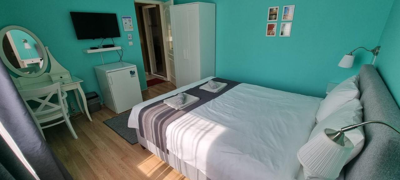 Joy Guesthouse Siofok Bagian luar foto