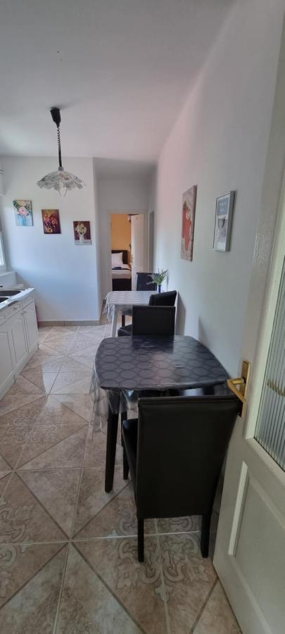 Joy Guesthouse Siofok Bagian luar foto