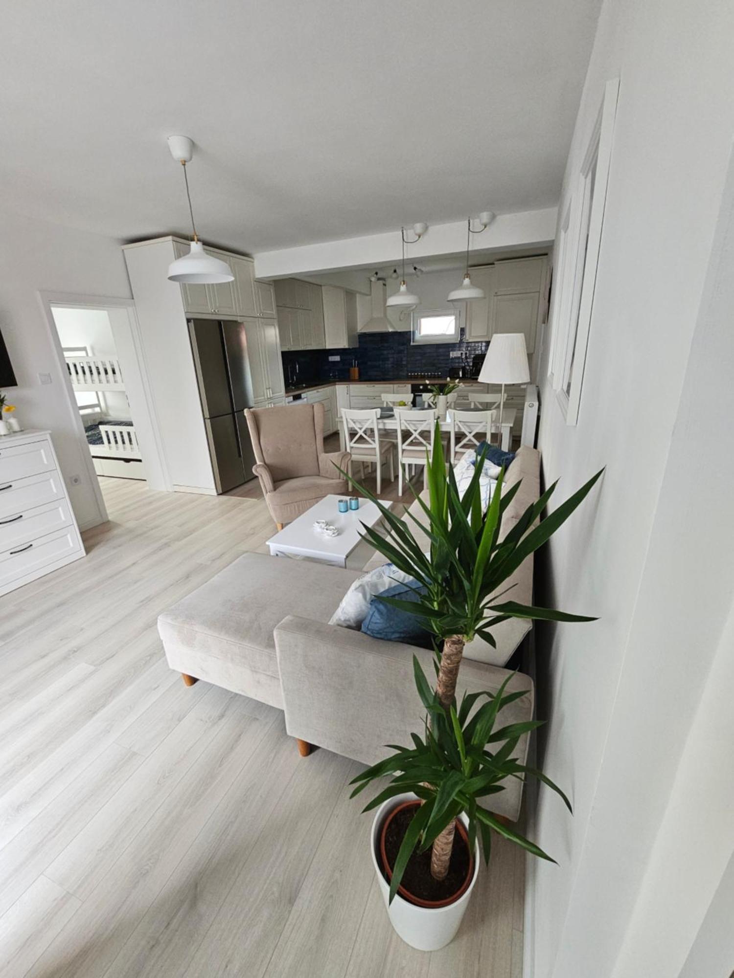 Joy Guesthouse Siofok Bagian luar foto