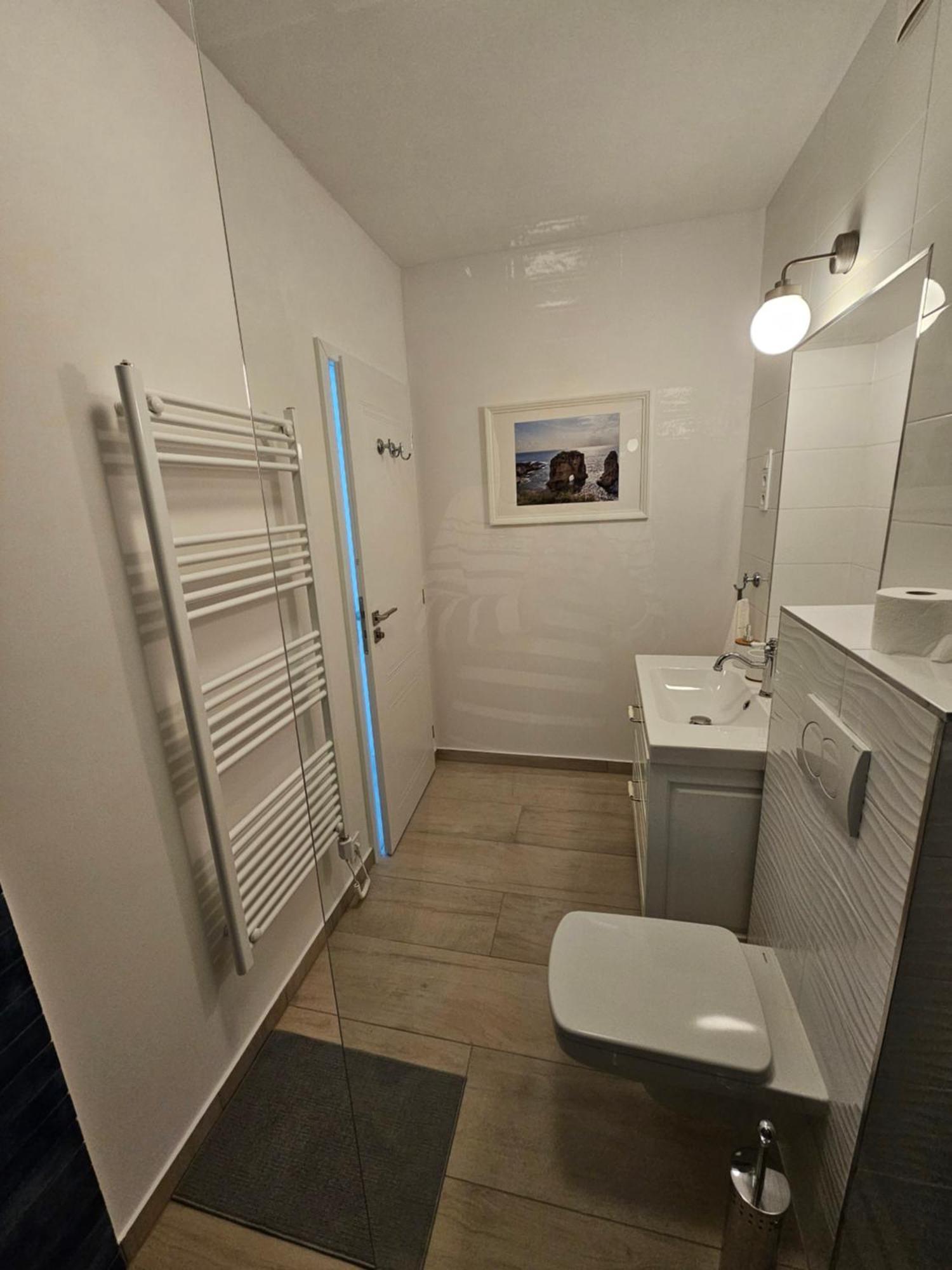 Joy Guesthouse Siofok Bagian luar foto