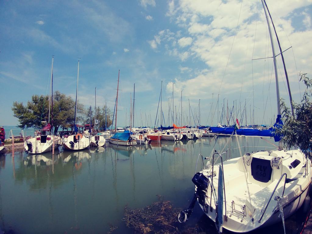 Joy Guesthouse Siofok Bagian luar foto